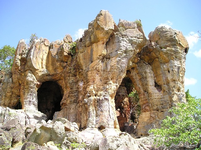 http://fernandod.com.br/images/textos/LENDA DA PEDRA DO CASTELO.jpg